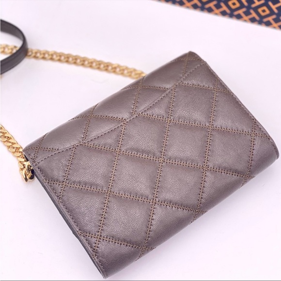 New Tory Burch Willa Chain Wallet
Crossbody Bag Chanel Classic Style - Picture 6 of 16